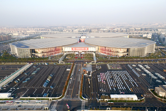 上海建工承担国展中心展馆规模提升工程纪实